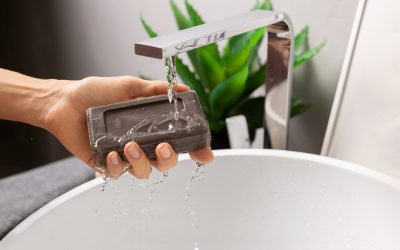 Ce înseamnă o baterie de baie cu limitator de debit și cum te ajută
