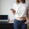 Cum alegi mărimea corectă la tricouri damă atunci când comanzi online?